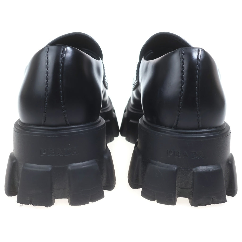 PRADA(プラダ) モノリス トライアングルロゴプレート ブラッシュドレザーローファー ブラック 2DE129
