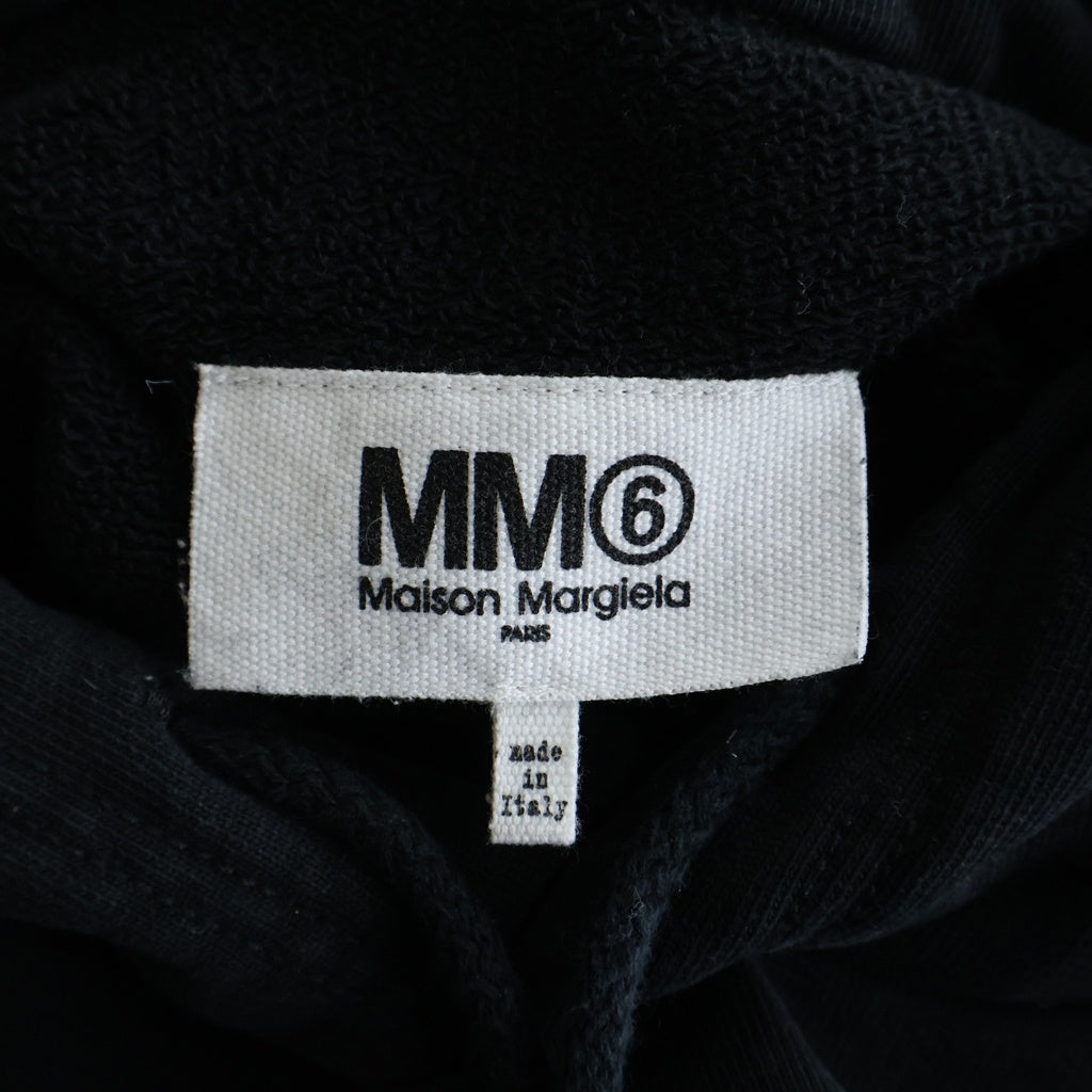 MM6 Maison Margiela(エムエムシックスメゾンマルジェラ) 21AW フロントロゴ刺繍 プルオーバースウェットパーカー フーディー ブラック S52GU0152 S25337