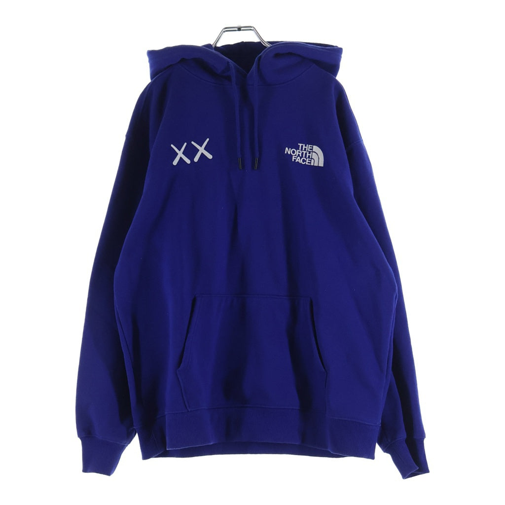 THE NORTH FACE(ザノースフェイス) ×KAWS POPOVER HOODIE カウズ ポップオーバー ロゴエンブロイダリー プルオーバーフーデッドパーカー ブルー NF0A7WLIVA61