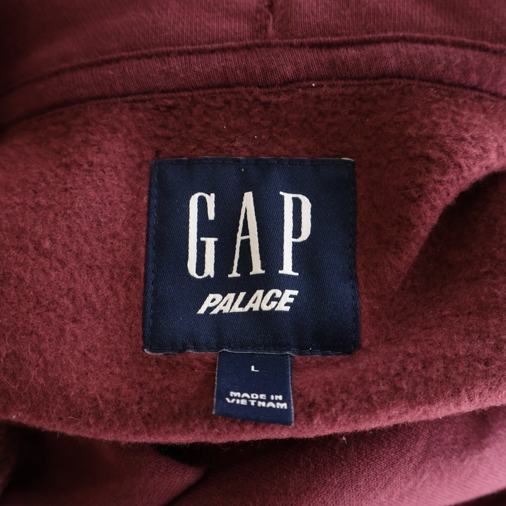 Palace Skateboards(パレススケートボーズ) 24SS ×GAP PAL HOODED SWEATSHIRT ギャップ カレッジロゴ プルオーバーフーデッドパーカー バーガンディ S/427453-03