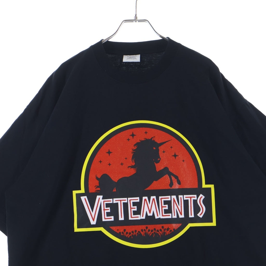 VETEMENTS(ヴェトモン) 21AW ワイルドユニコーン ジュラシックプリントTシャツ 半袖クルーネックカットソー ブラック UA52TR320B