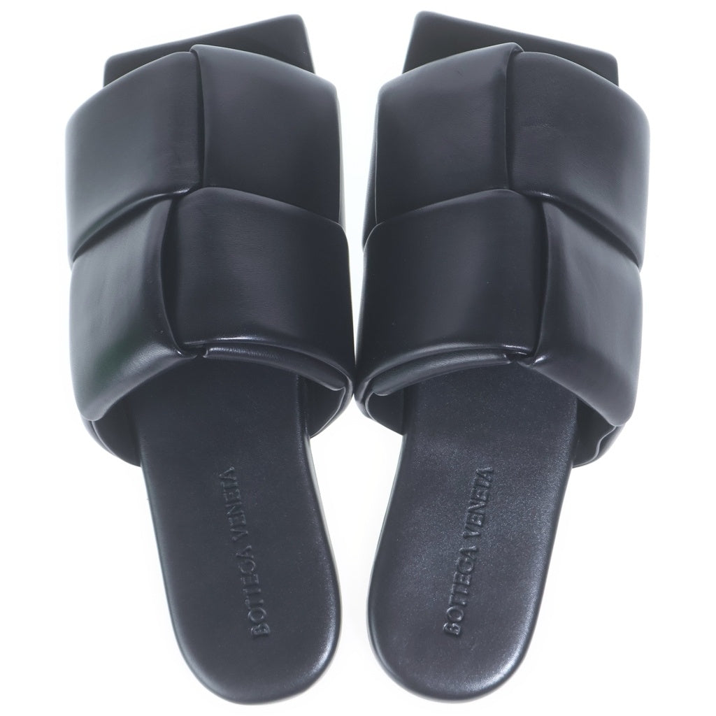 BOTTEGA VENETA(ボッテガヴェネタ) イントレチャート パデッド フラットミュール レザーサンダル ブラック 741350