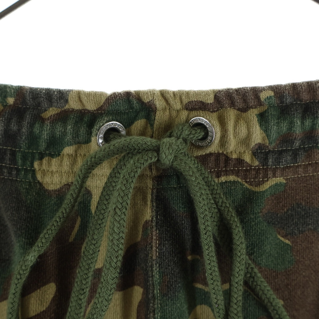 A BATHING APE(アベイシングエイプ) GREEN CAMO PRINT SHORTS グリーンカモ 迷彩柄 ドローストリング スウェットカーゴショーツ ハーフパンツ グリーン 001SPM301319M