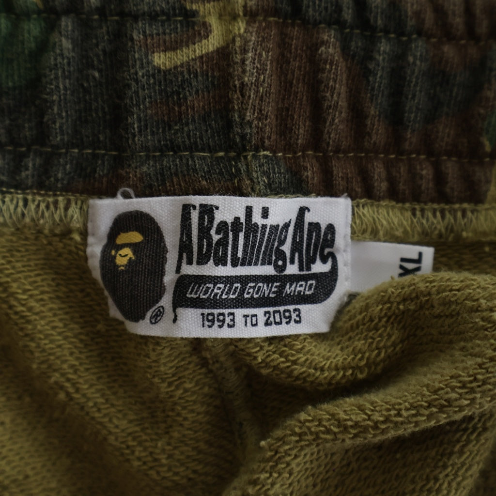 A BATHING APE(アベイシングエイプ) GREEN CAMO PRINT SHORTS グリーンカモ 迷彩柄 ドローストリング スウェットカーゴショーツ ハーフパンツ グリーン 001SPM301319M