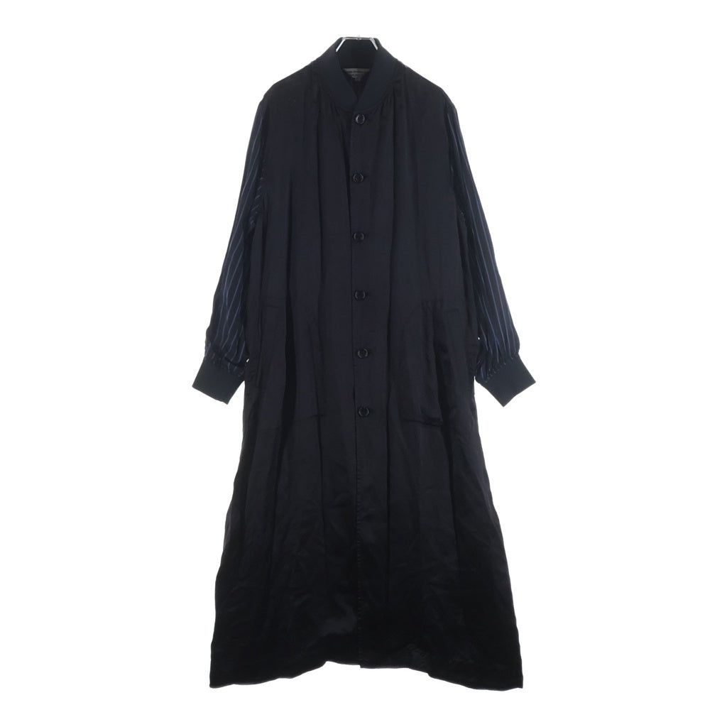 GOOD DESIGN SHOP COMME des GARCONS(グッドデザインショップ コムデギャルソン) 17SS AD2016 バックロゴプリント 袖ストライプ キュプラ スタッフコート ブラック IH-C001