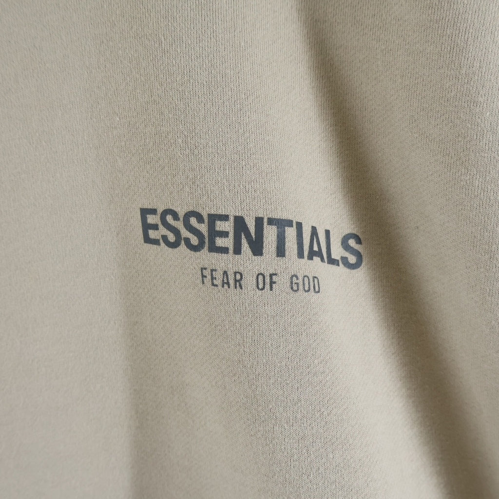 FEAR OF GOD ESSENTIALS(フィアオブゴッド エッセンシャルズ) リフレクターロゴ プルオーバースウェットパーカー フーディー ベージュ