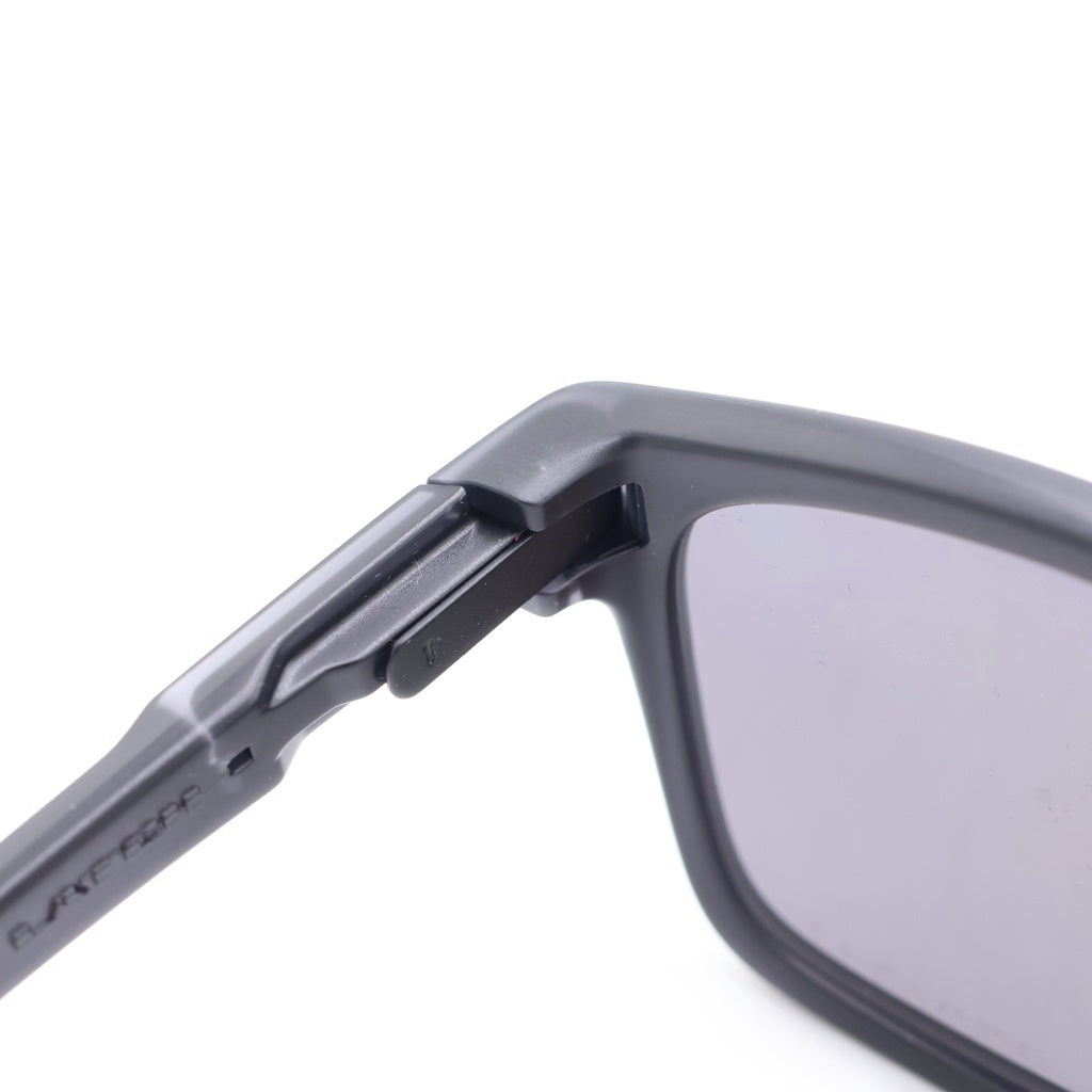 OAKLEY(オークリー) LATCH SQ ラッチ スクエアフレーム サングラス アイウェア 眼鏡 ブラック OO9358-1855