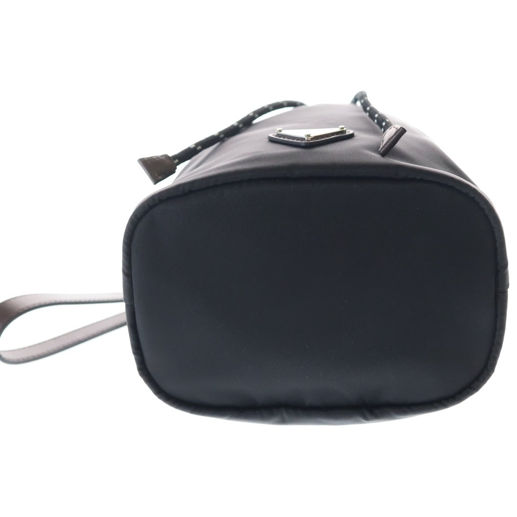 PRADA(プラダ) SPEEDROCK RE-NYLON POUCH スピードロック リナイロン 三角ロゴプレート ポーチ 巾着バッグ ブラック 2NE067