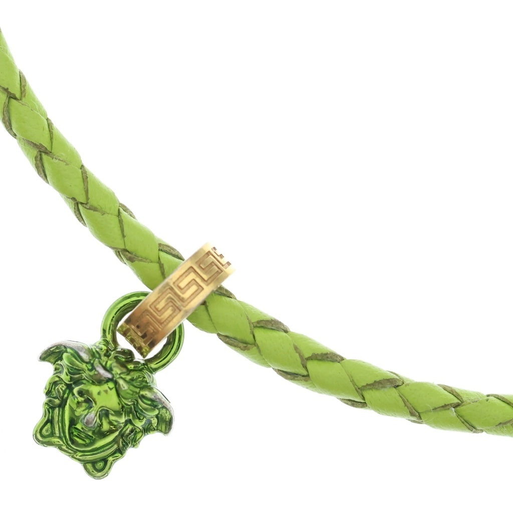 VERSACE(ヴェルサーチ) LEATHER CRYSTAL MEDUSA PENDANT NECKLESS レザー編み込み クリスタル メデューサ ロゴペンダント ネックレス イエロー 1GF1V