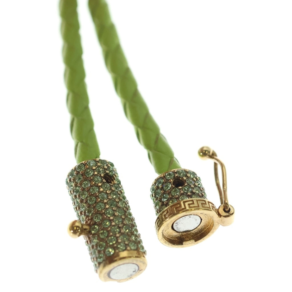 VERSACE(ヴェルサーチ) LEATHER CRYSTAL MEDUSA PENDANT NECKLESS レザー編み込み クリスタル メデューサ ロゴペンダント ネックレス イエロー 1GF1V レディース