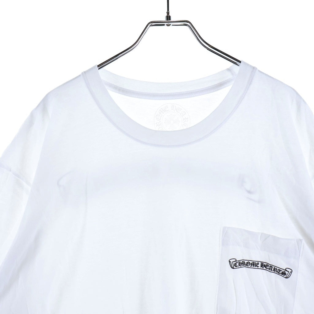 CHROME HEARTS(クロムハーツ) SCROLL LABEL S/S TEE スクロールラベル チェストポケット バックロゴプリント クルーネック半袖Tシャツ カットソー ホワイト