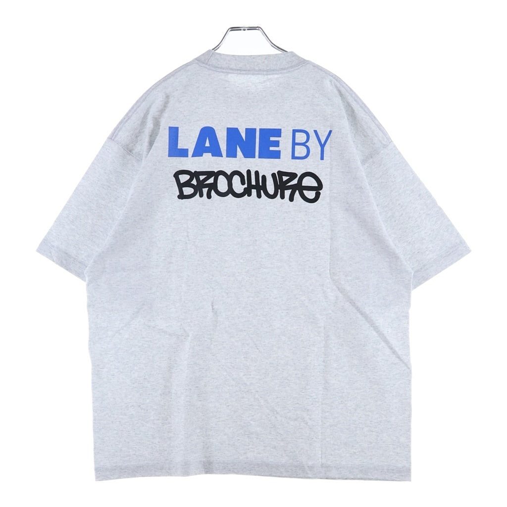 LANE BY BROCHURE(レーンバイブローシュアー) LANE BY 831 TEE ロゴプリントTシャツ グレー