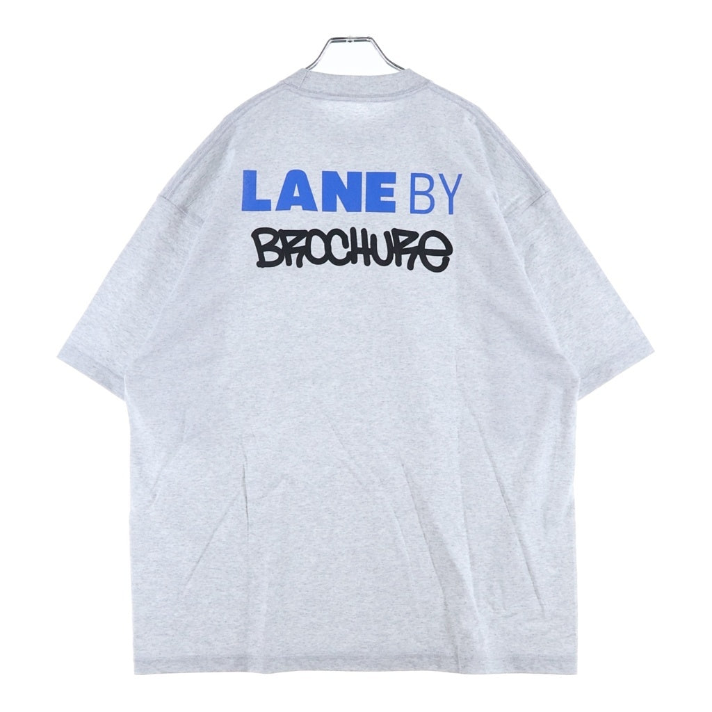 LANE BY BROCHURE(レーンバイブローシュアー) LANE BY 831 TEE ロゴプリントTシャツ グレー