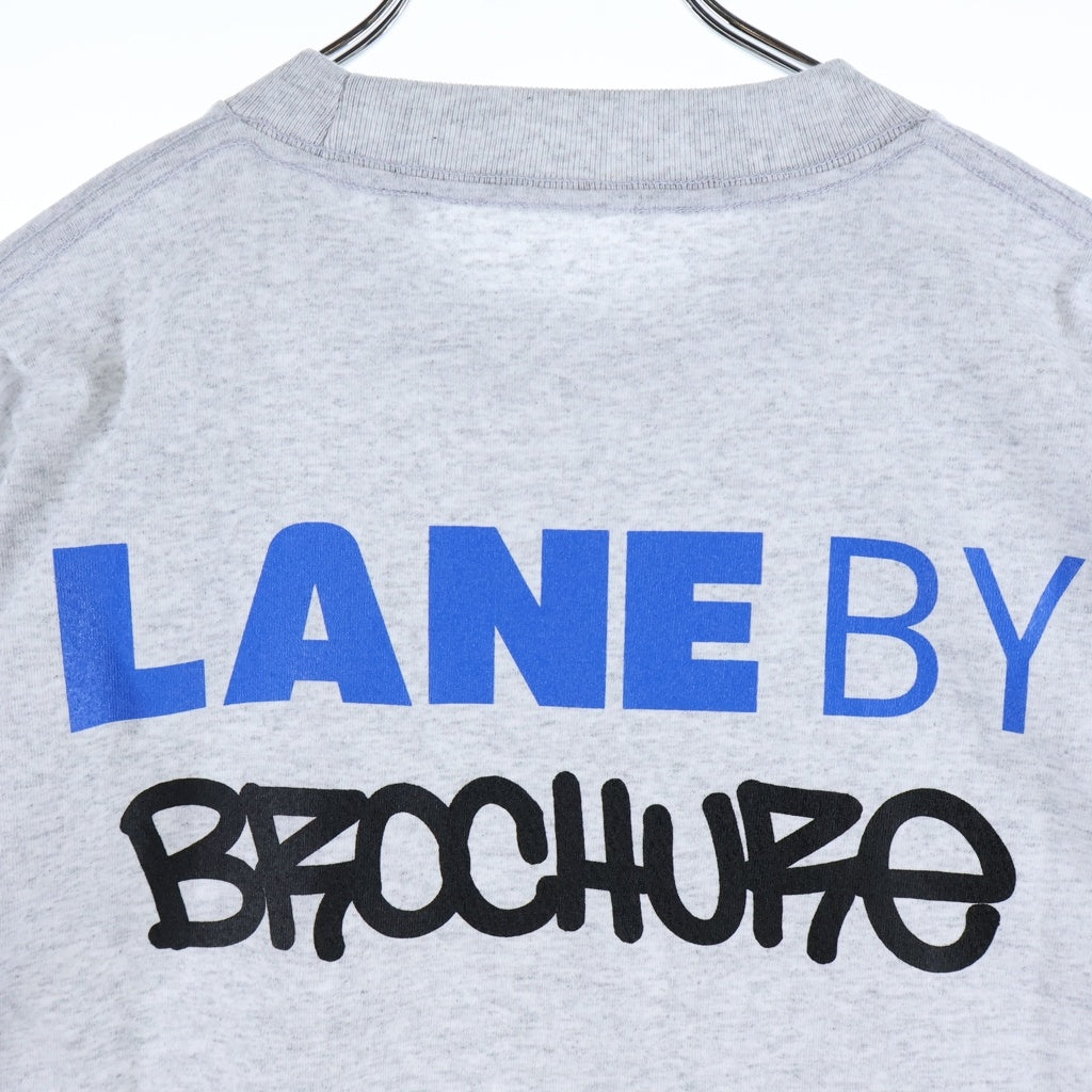 LANE BY BROCHURE(レーンバイブローシュアー) LANE BY 831 TEE ロゴプリントTシャツ グレー