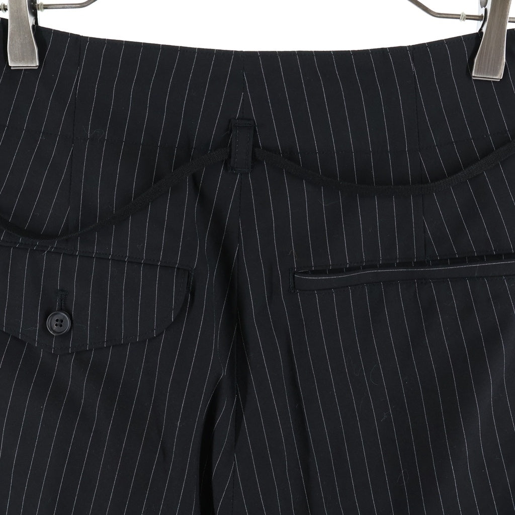 KUON(クオン) 25AW 3/4 HAKAMA TROUSERS ハカマ ストライプ柄 ツータック ジップフライ ハーフトラウザーズ スラックス ブラック 145PT023500