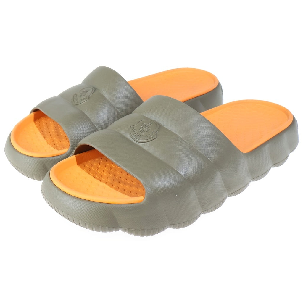 MONCLER(モンクレール) LILO SLIDES リロ ラバーロゴ フラットサンダル オリーブ/オレンジ