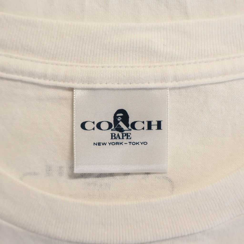A BATHING APE(アベイシングエイプ) ×COACH COLLEGE TEE コーチ カレッジロゴプリント クルーネック半袖Tシャツ カットソー ホワイト 001CSH731902C