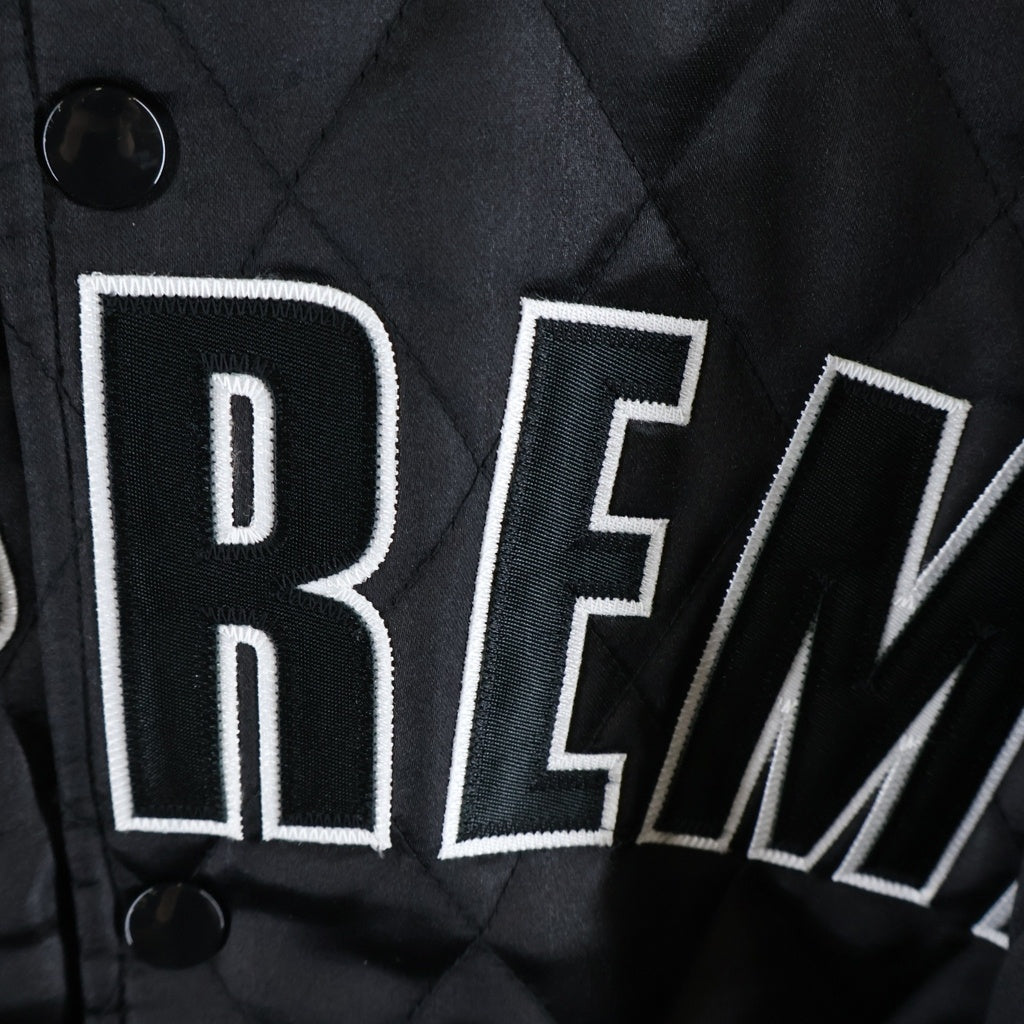SUPREME(シュプリーム) 17SS Quilted Satin Varsity Jacket アーチロゴ キルティング サテン バーシティジャケット ブラック