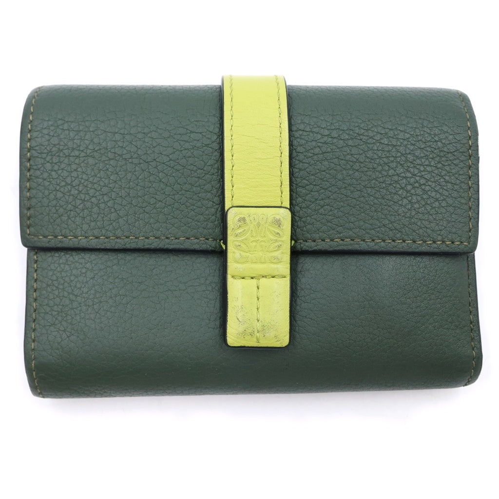 LOEWE(ロエベ) アナグラム スモール バーティカル コンパクトウォレット 三つ折り財布 カーキ C660S86X01