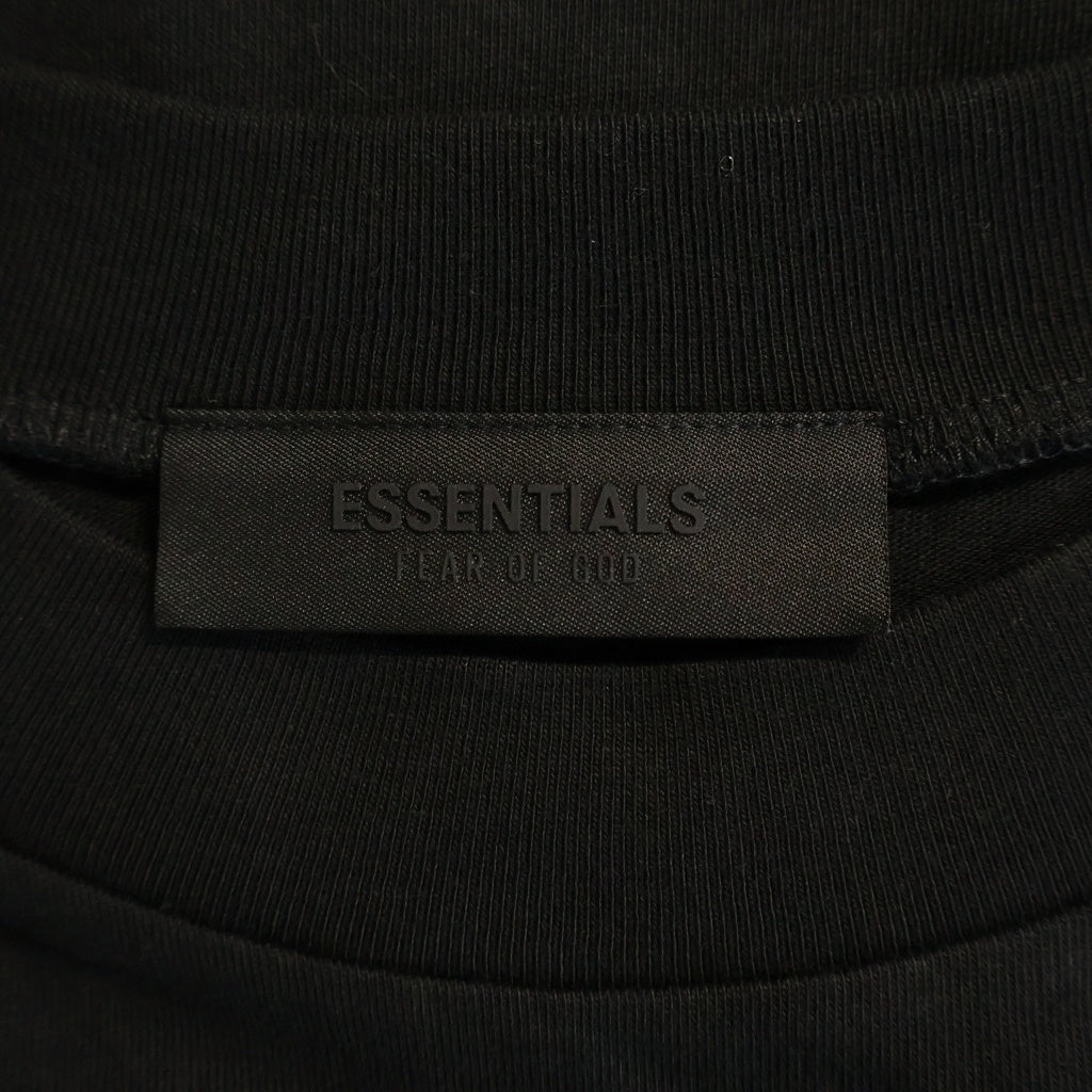 FEAR OF GOD ESSENTIALS(フィアオブゴッド エッセンシャルズ) JERSEY LONG-SLEEVE T-SHIRT ジャージー ロゴプリント クルーネック 長袖Tシャツ カットソー 125H0244370F