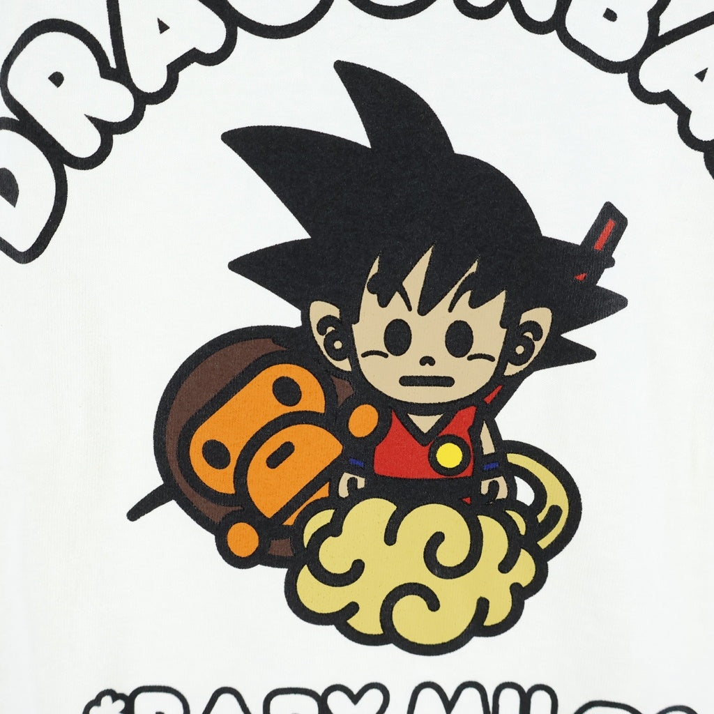 A BATHING APE(アベイシングエイプ) ×DORAGON BALL BABY MILO ドラゴンボール カカロットプリント クルーネックTシャツ 半袖 カットソー レディース ホワイト
