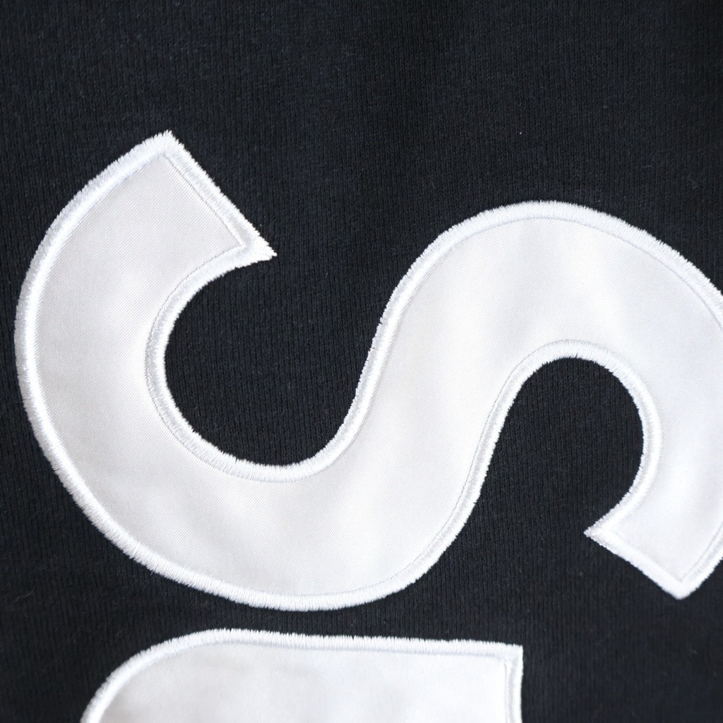 SUPREME(シュプリーム) 24AW Satin Applique Sweatpant サテンアプリーケ コットン スウェットパンツ ブラック