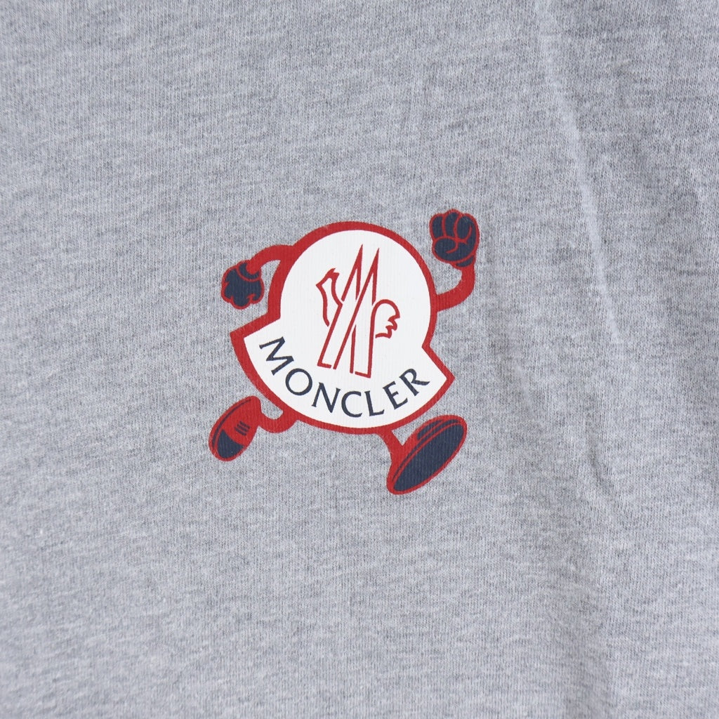 MONCLER(モンクレール) 23SS T-SHIRT SS ロゴモチーフプリント クルーネック 半袖Tシャツ カットソー グレー I10918C00019 M2326