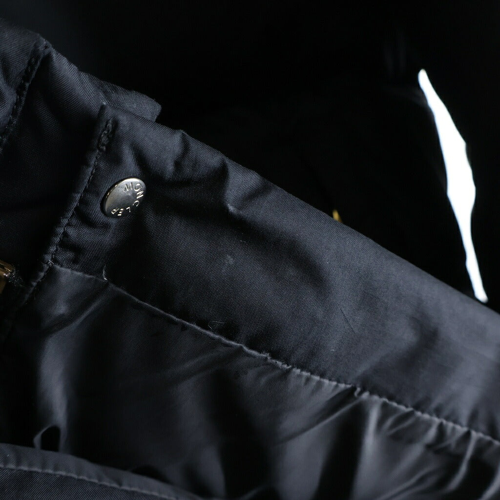 MONCLER(モンクレール) 茶タグ ファー付き ジップアップフーデッドダウンジャケット レディース ブラック 220-093-47352-90