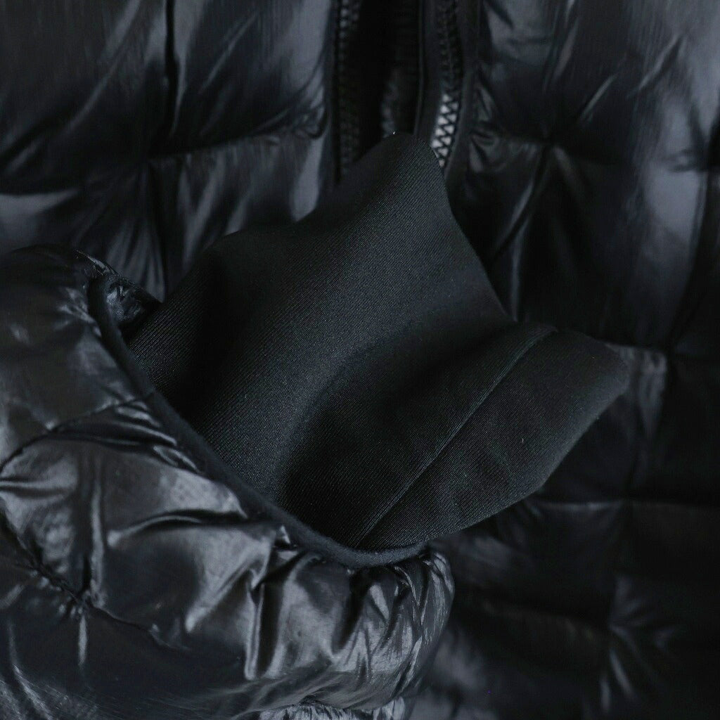 adidas(アディダス) TERREX CLIMAHEAT クライマヒート フーデッドナイロンダウンジャケット ブラック CY8757