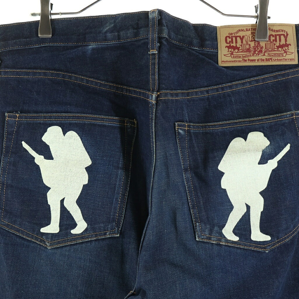 A BATHING APE(アベイシングエイプ) FOOTSOLDIER フットソルジャープリント ジップフライ ワイドデニムパンツ インディゴ