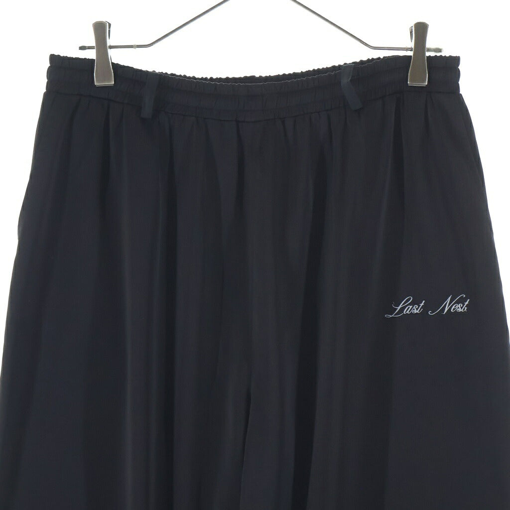LAST NEST(ラスト ネスト) 24SS SATIN PAJAMA PANTS サテン パジャマパンツ サイドロゴ イージーパンツ ブラック