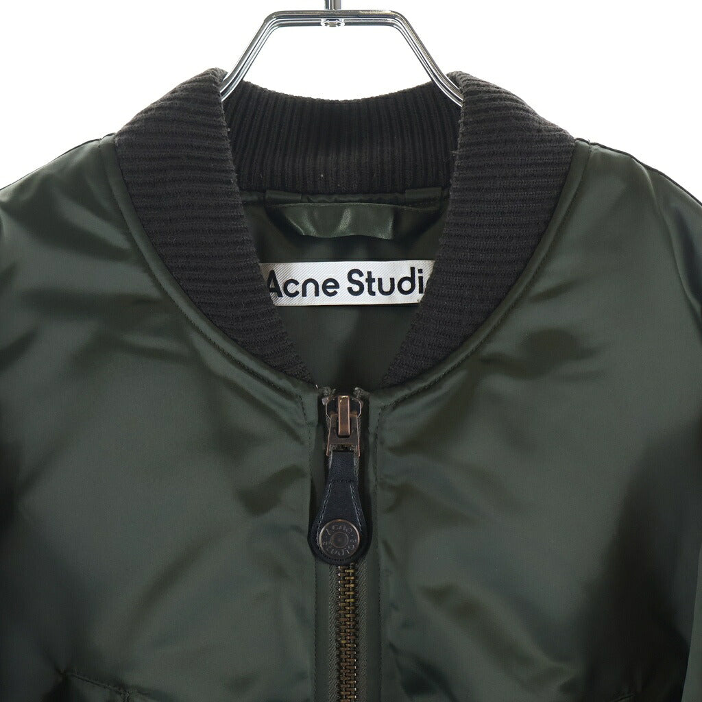 Acne Studios(アクネ ストゥディオズ) BOMBER JACKET アームロゴ刺繍 ナイロンボンバージャケット カーキ FN-MN-OUTW001129