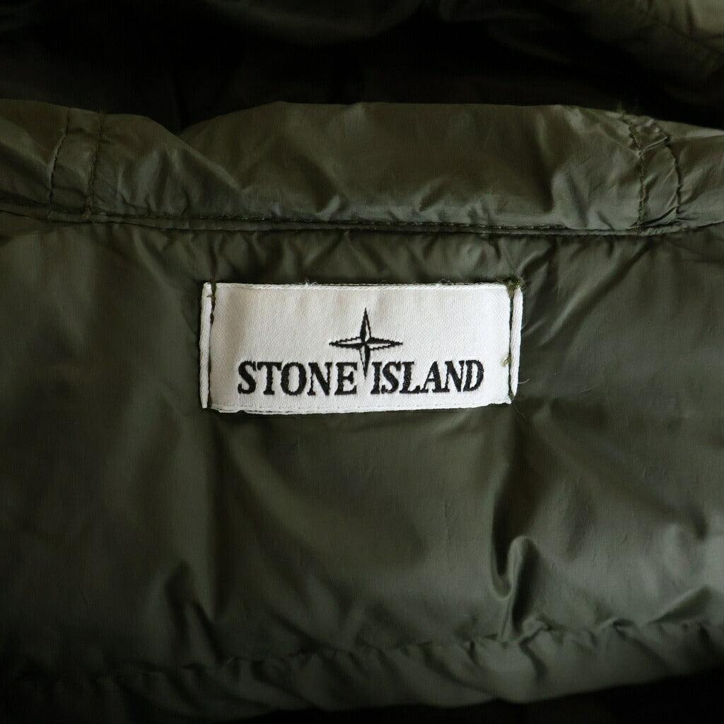 STONE ISLAND(ストーンアイランド) GARMENT DYED CRINKLE REPS RECYCLED NYLON DOWN ガーメントダイ ナイロンレップス ロゴワッペン フーデッドダウンジャケット カーキ 791540723