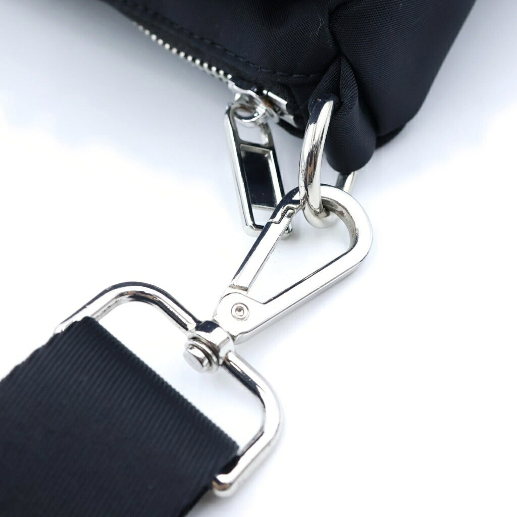 MM6 Maison Margiela(エムエムシックスメゾンマルジェラ) THREE POCKET CROSSBODY 3ポケット クロスボディバッグ ブラック SB5WG0021