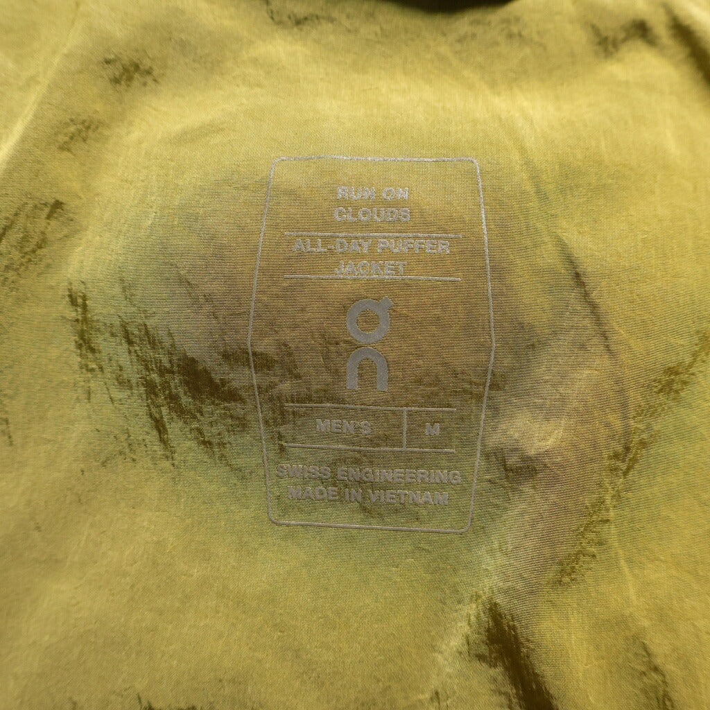 On(オン) ALL-DAY PUFFER JACKET オールデイ フーデッド パファージャケット カーキ 1MF30373850