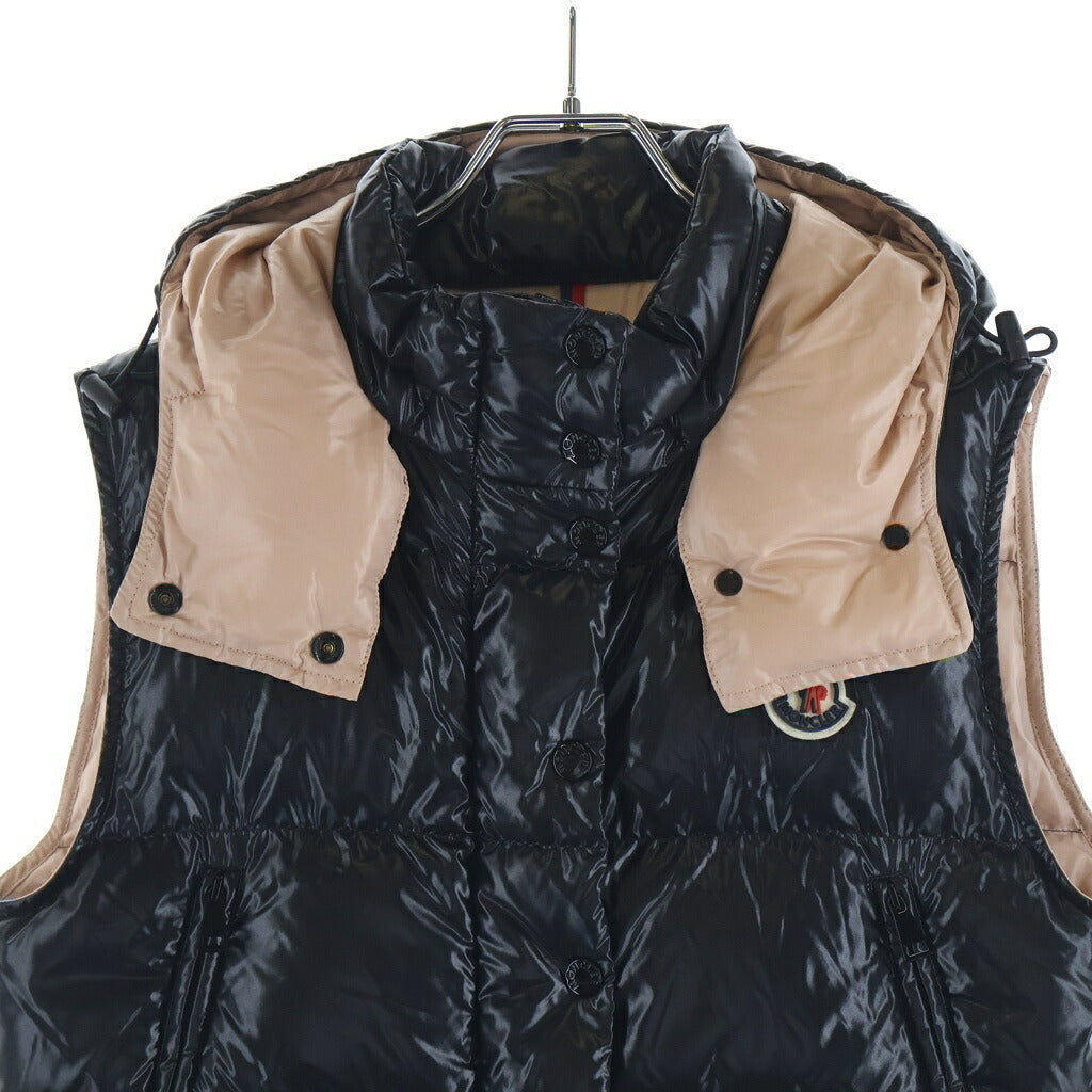 MONCLER(モンクレール) 21AW ALPISTE GILET アルピステ ラバーロゴワッペン フーデッドダウンベスト レディース ブラック/ピンク G20931A00057 68950