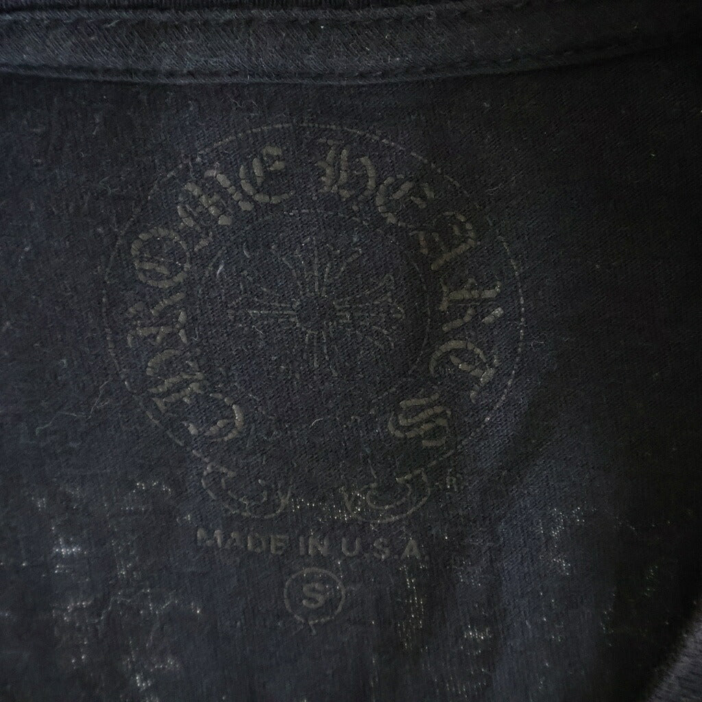 CHROME HEARTS(クロムハーツ) BACK ARCH LOGO SCROLL RABEL USA PRINT TEE バックアーチロゴ スクロールラベル プリント 半袖Tシャツ カットソー ブラック