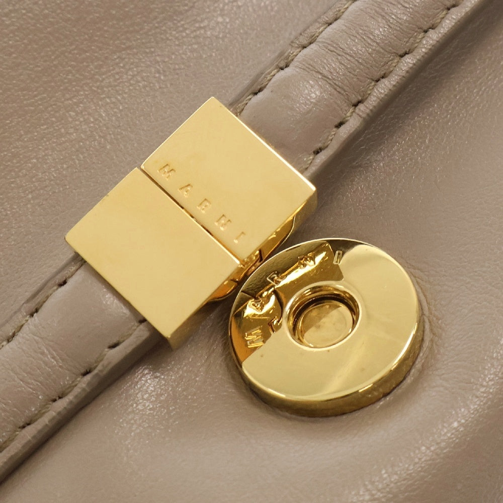 MARNI(マルニ) PRISMA POCHETTE W/FLAP プリズマ レザー フラップ ハンドバッグ グレーPHMO0032U0