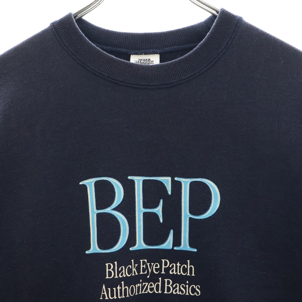 THE BLACK EYE PATCH(ブラックアイパッチ) BEP OS Logo Crew Sweat ロゴプリントクルーネックスウェットトレーナー ネイビー