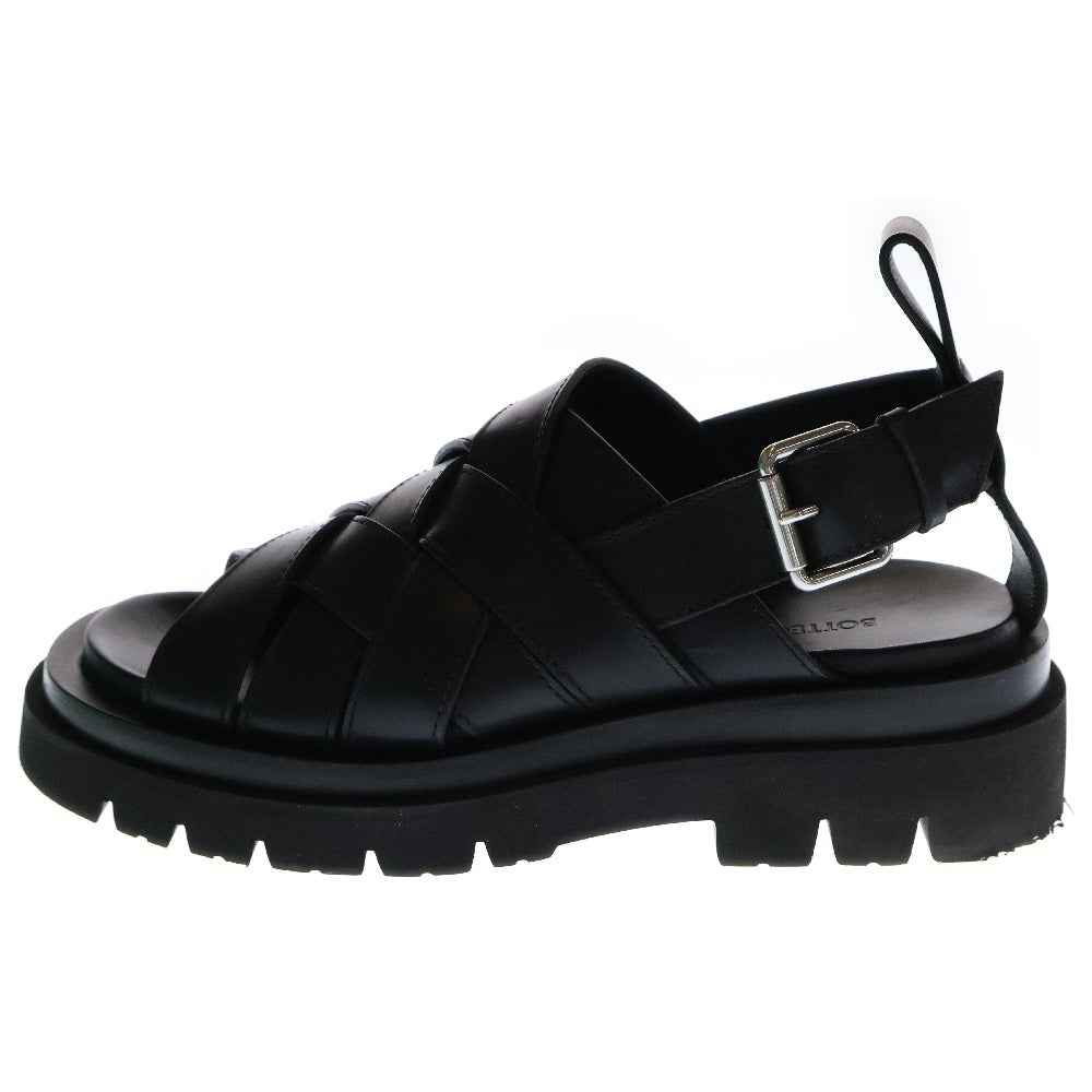 BOTTEGA VENETA(ボッテガヴェネタ) イントレチャート レザー ラグストラップ サンダル ブラック