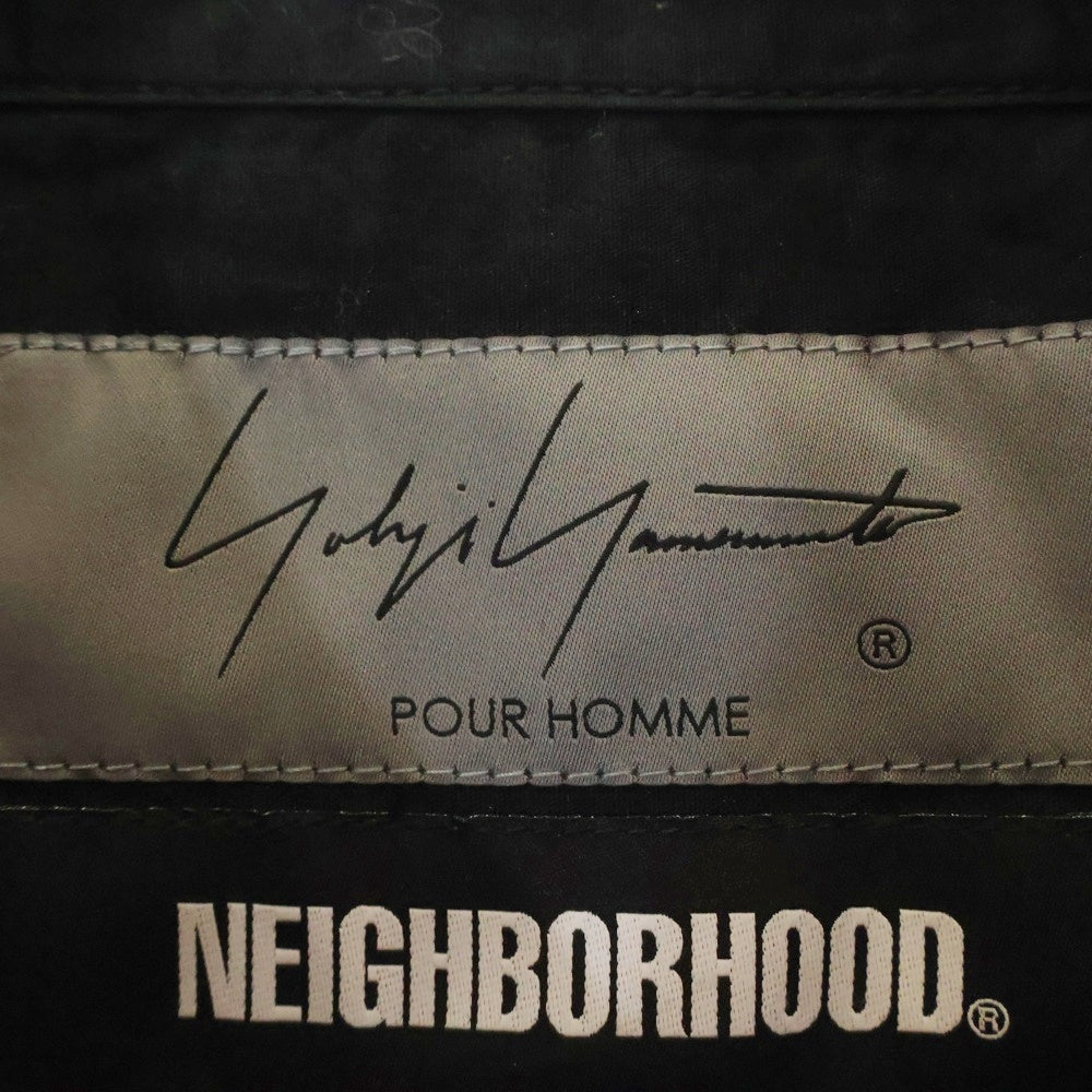NEIGHBORHOOD(ネイバーフッド) 24AW×YOHJI YAMAMOTO PRINT SHIRT LS ヨウジヤマモト ロゴプリント 長袖シャツ ブラック 242BEYYN-SHM01S