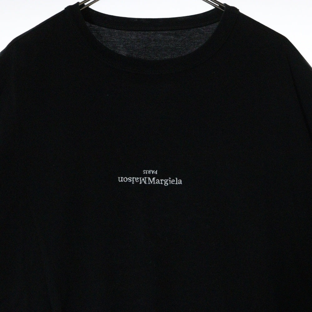 Martin Margiela 10(マルタンマルジェラ) 22SS リバースロゴ アップサイドダウン エンブロイダリー クルーネック半袖Tシャツ カットソー ブラック S30GC0701