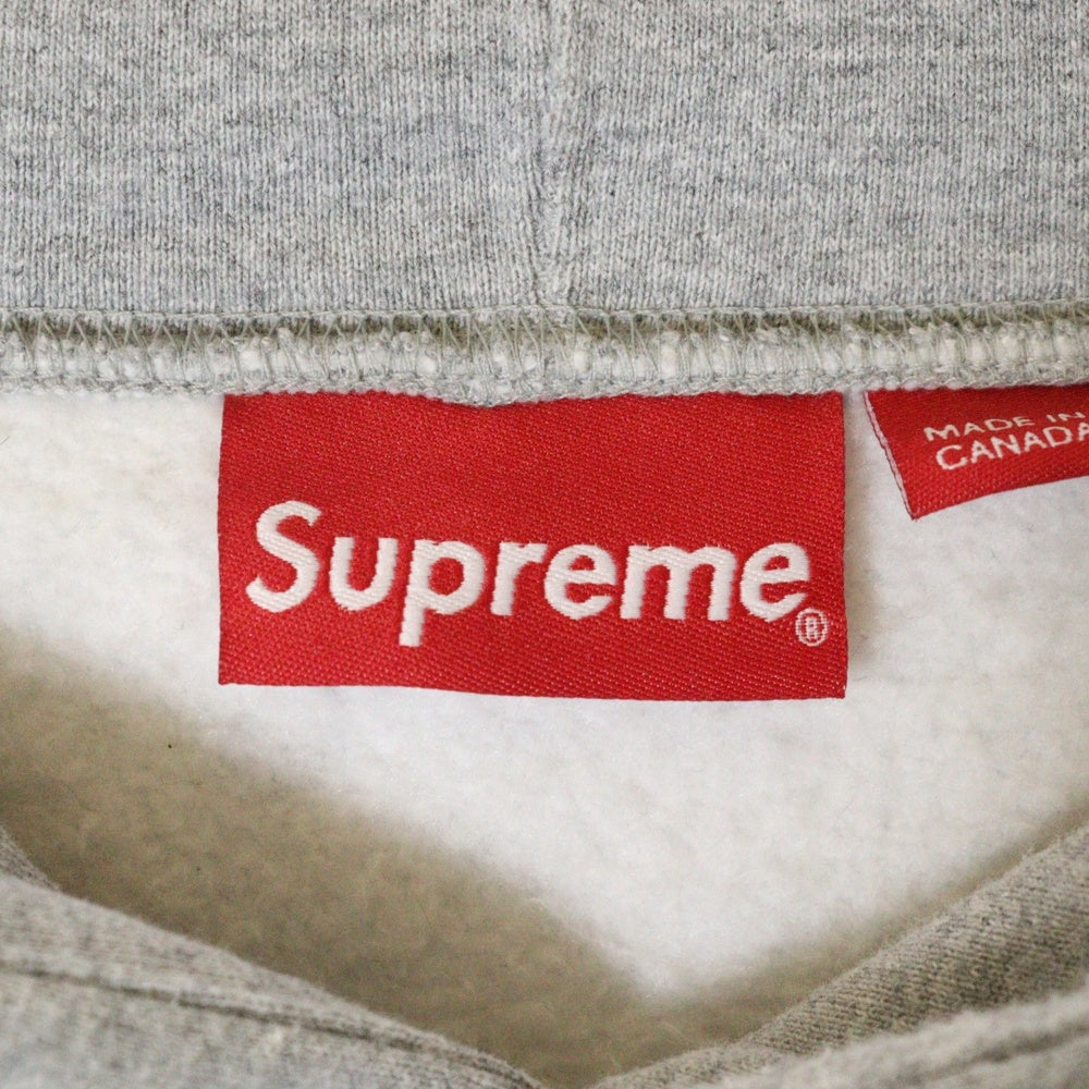 SUPREME(シュプリーム) 23AW Catwoman Hooded Sweatshirt ロゴプリント キャットウーマン スウェット プルオーバーパーカー グレー
