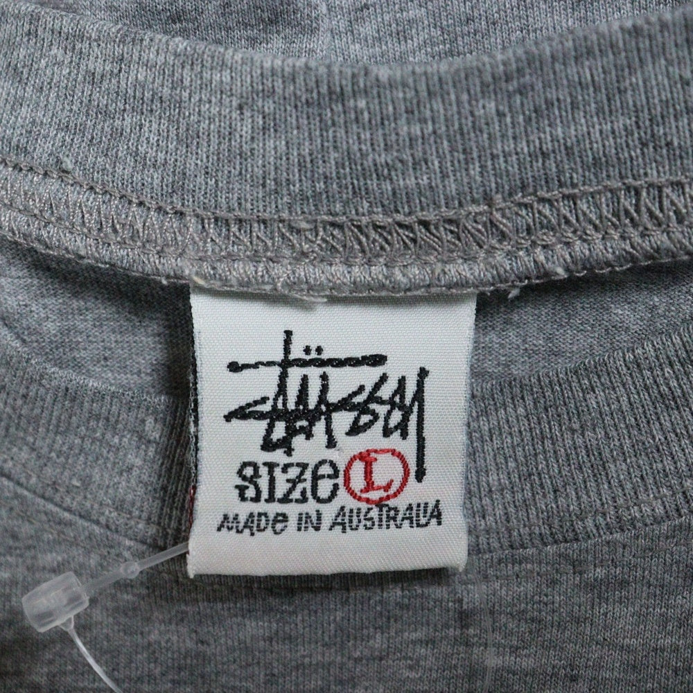 STUSSY(ステューシー) フロントロゴ刺繍 クルーネック半袖Tシャツ カットソー グレー