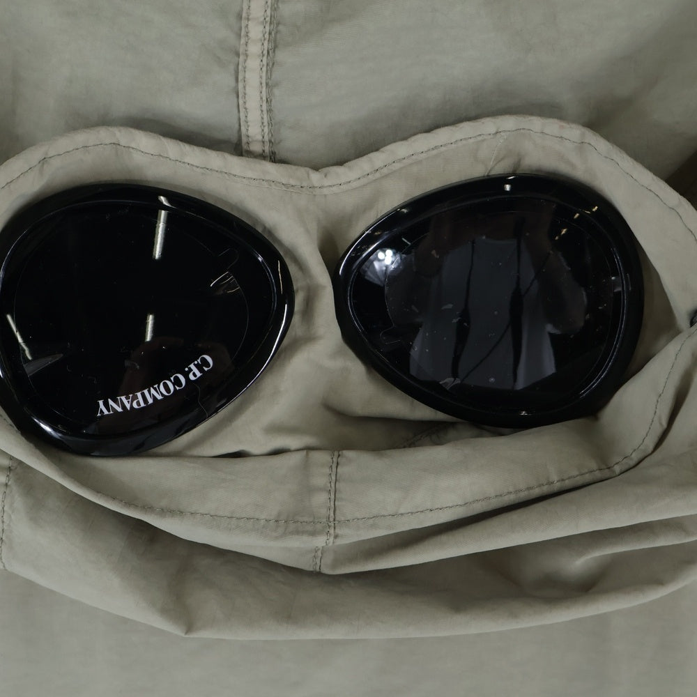C.P. Company(シーピーカンパニー) FLATT NYLON GOGGLE OVERSHIRTS ゴーグルフード付き ナイロン ジャケット ベージュ 18CMOS090A-005991G