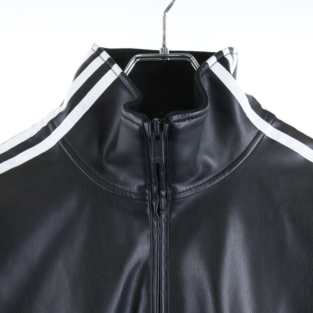 adidas(アディダス) スリーストライプス ルーズ ファイヤーバード フェイクレザー トラックスーツジャケット ブラック IZ4033