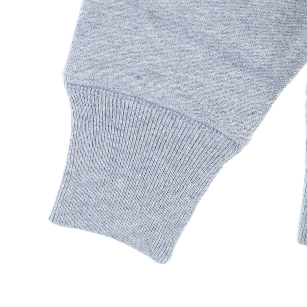 UNDEFEATED(アンディフィーテッド) フロント プリント クルーネック スウェットトレーナー 長袖 グレー B5018089