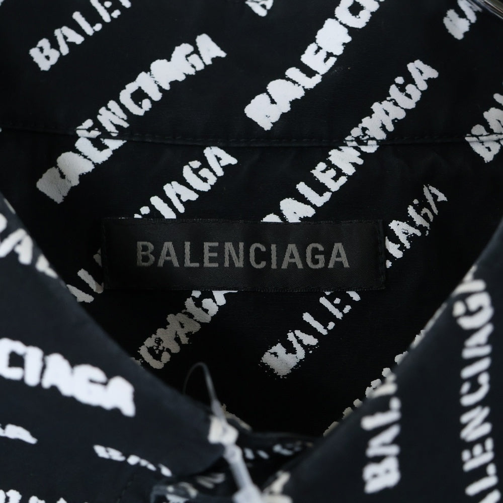 BALENCIAGA(バレンシアガ) 24SS オールオーバー ロゴプリント 半袖シャツ ブラック 681702 TQL07