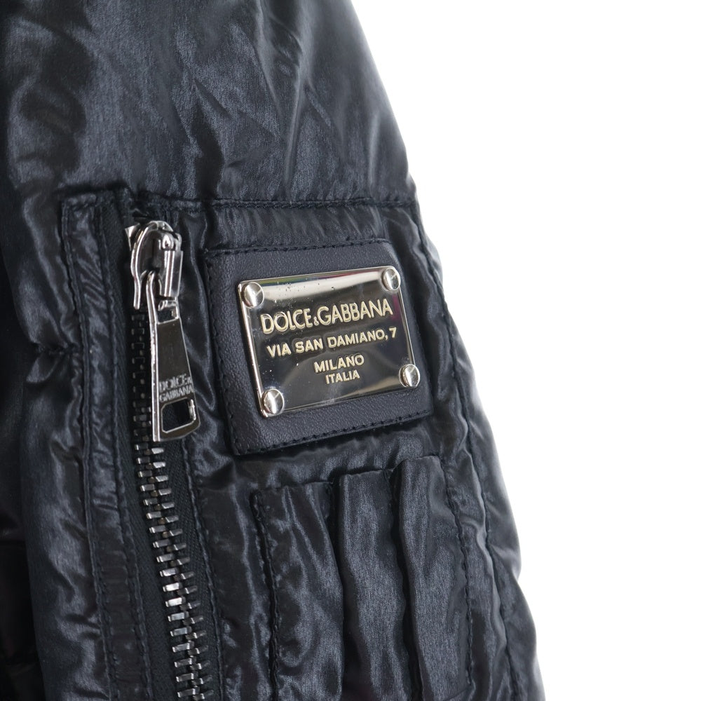 DOLCE & GABBANA(ドルチェアンドガッバーナ) ロゴプレート ナイロン ジップアップ ダウンジャケット ブラック G9G75T