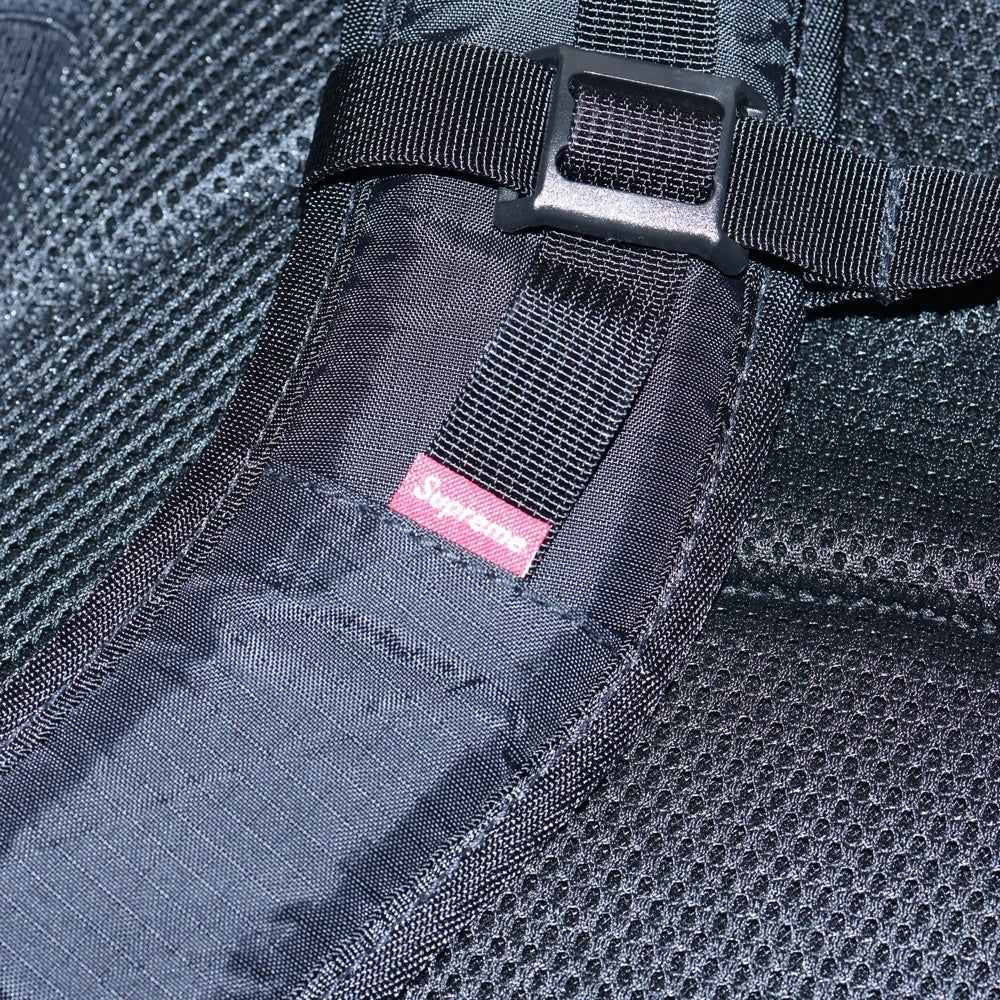 SUPREME(シュプリーム) 18AW Backpack ボックスロゴ ロゴプリント キルティング バックパック リュックサック ブラック